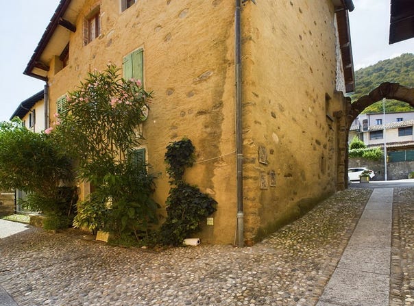 Gravesano, Ticino 6929