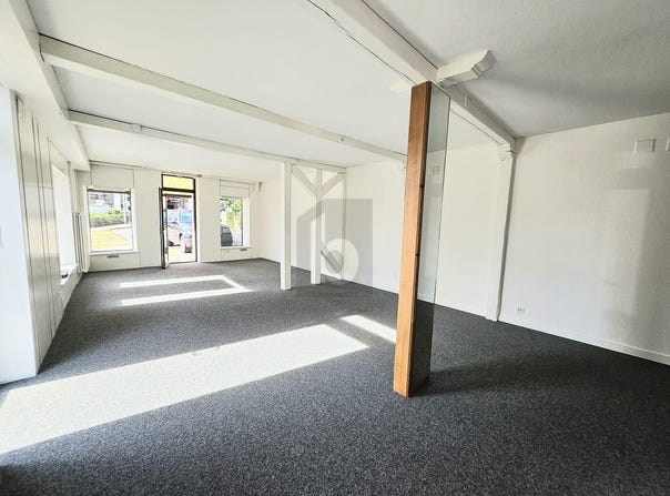 Auf Anfrage, Dielsdorf, Zürich (canton) 8157