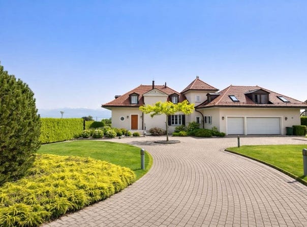 Mont-sur-Rolle, Vaud 1185