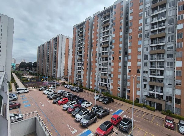 Cra. 80 #811, Bogotá, Colombia, Bogotá, Bogota 111021