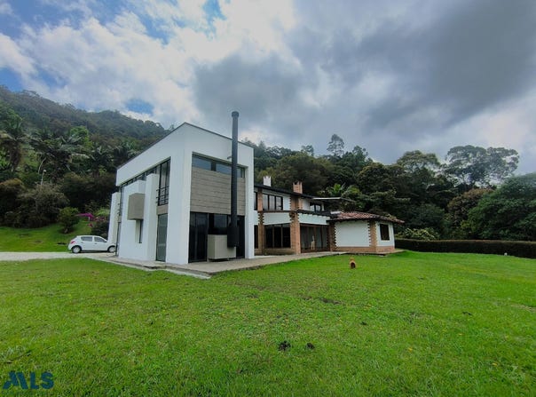 lot: E 11, El Retiro, El Retiro