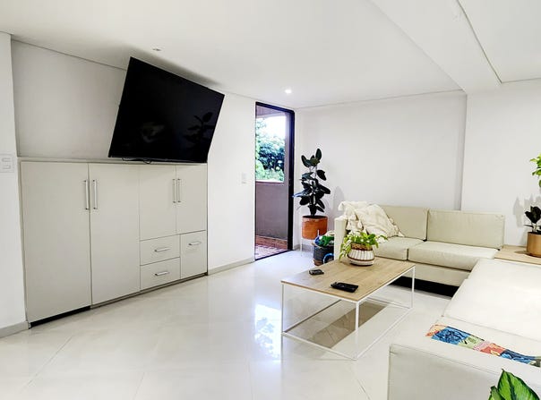 Cl 10 #30-210, El Poblado, Medellín, El Poblado, Medellín, Antioquia, Colombia, Medellín, Antioquia 050021