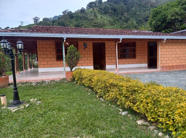 VEREDA EL BARRO GIRARDOTA, Girardota, Antioquia 051038