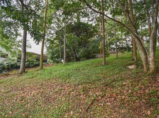 Terreno de 1340.21m2 en Condominio Hacienda Cocoy: Home Construction Site For Sale in Guachipelín, Guachipelín, San José