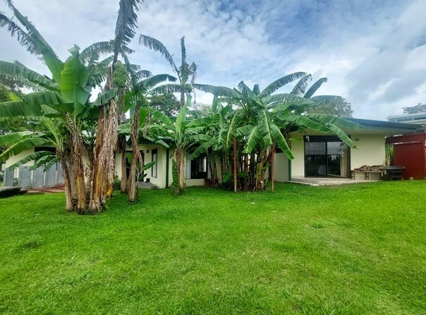 Lake & Volcano View Home With Guest Cabina: Excellent Value, water access and all amenities at walking distance, Puerto San Luis, Guanacaste