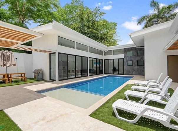 Castillo Blanco, Playa Potrero, Santa Cruz, Guanacaste, Santa Cruz, Guanacaste 50304