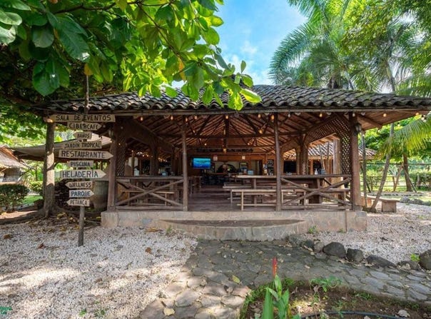 Cana Fistula, La Finca Restaurant & Hostel , Santa Cruz, Santa Cruz, Guanacaste, Santa Cruz, Guanacaste