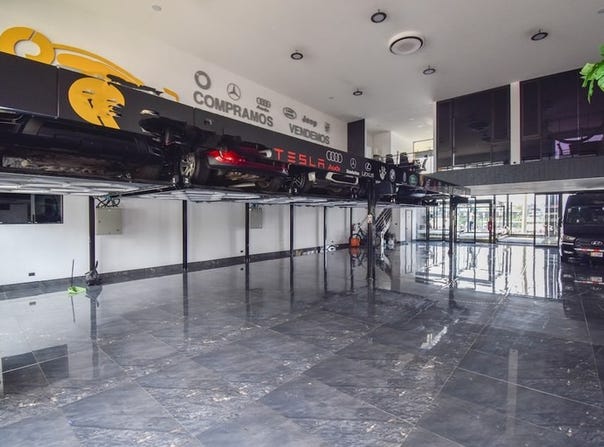 Local Comercial de 324m2 en Escazð: Mixed Use Building For Rent in Trejos Montealegre, Trejos Montealegre, San José