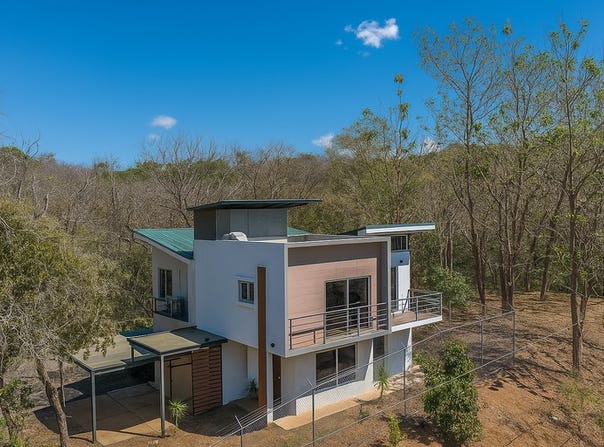 Jungle Retreat with Modern Comforts Near San José â€“ $345, 000: Tropical Retreat with Jungle Views, Orotina, Alajuela 20901