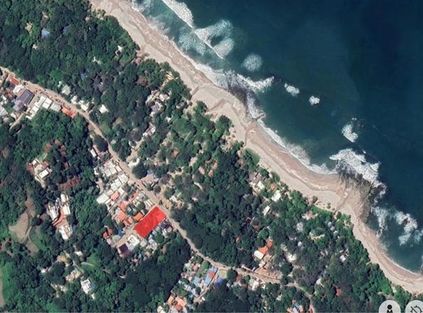 Prime Commercial Corner in the Heart of Santa Teresa: 2, 000mÂ² Corner Lot on Santa Teresa's main road â€“ High Income & Development PotentialAcross from Lafise Bank, Santa Teresa, Puntarenas 60111
