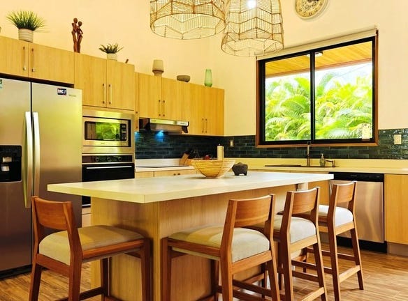 ID 880: 3 Bd/2 Ba Home with A/C in Playa Negra: Luxurious Tropical Living with Added Solar - Just Steps from the Beach, Puerto Viejo, Limón 70403