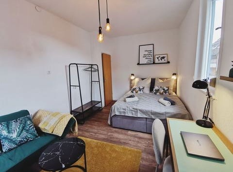 Silvanerstraße, 9, Esslingen am Neckar, Baden-Württemberg 73733