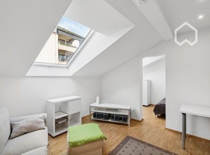 Buchrainstraße, 31 (DG. links), Frankfurt am Main, Hessen 60599