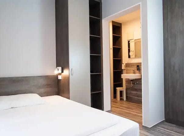 Amalienburgstraße, Munich, Bavaria 81247