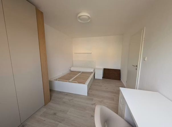 Weitlstraße, Munich, Bavaria 80935