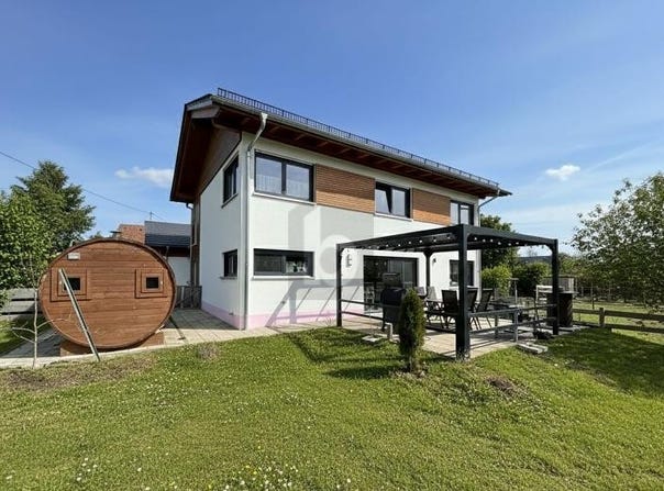 Kammlach, Bavaria 87754