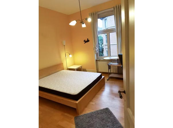 Esslinger Straße, Frankfurt am Main, Hessen 60329