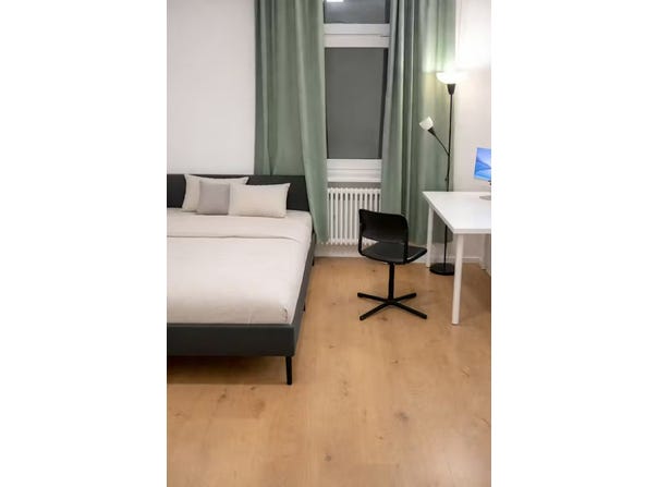 Hirschgartenallee, Munich, Bavaria 80639