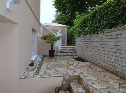 Kalbacher Hauptstraße, 86, Frankfurt am Main, Hessen 60437