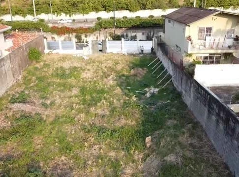 CEIBOS: 1,000 m² LOT WITH APPROVED PROJECT AND STUNNING VIEW Urbanización Los Ceibos ,Av 1ra Diagonal Colegio Javier., Guayaquil, Guayas