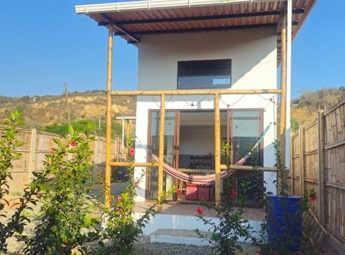 Puerto Lopez - Hideaway Home!!: Perfect Beachside getaway AirBnB, Puerto Lopez, Manabí