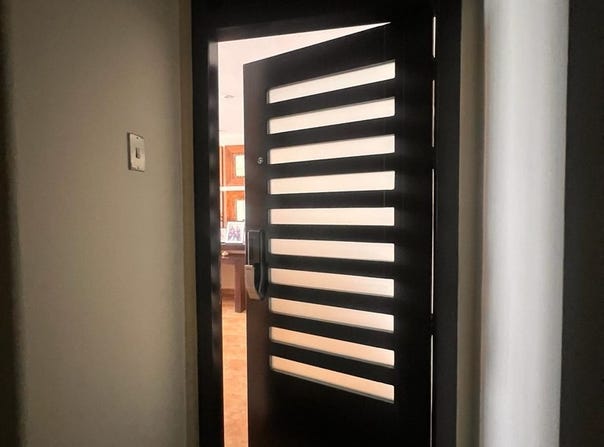Departamento en el canton Salinas, en la playa de Chipipe: Oceanfront Apartment For Sale in Chipipe - SalinasChipipe, a lado del yacht club, Salinas, Santa Elena