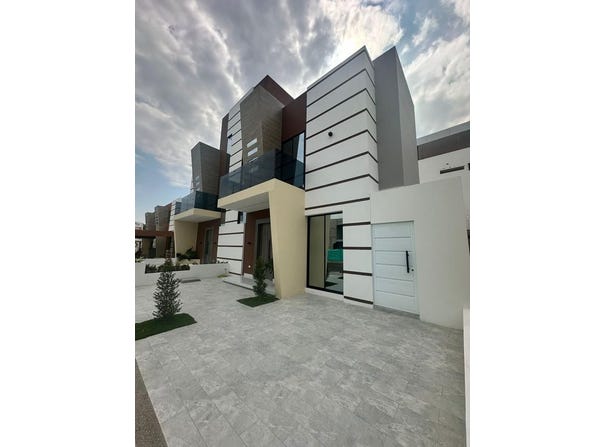 Casa Oro Verde: Urbanized House Av. Manabi, Portoviejo, Manabí