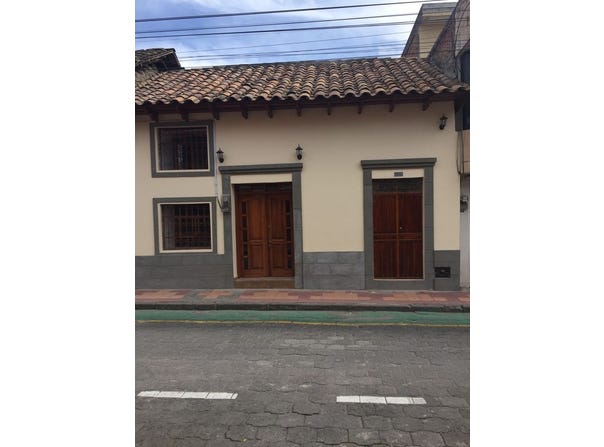 House For Sale in CotacachiCalle 9 de Octubre/ Cotacachi, Cotacachi, Imbabura