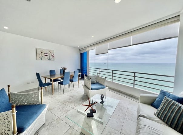 SAN LORENZO: BEAUTIFUL BEACHFRONT CONDO WITH POOL, Salinas, Santa Elena