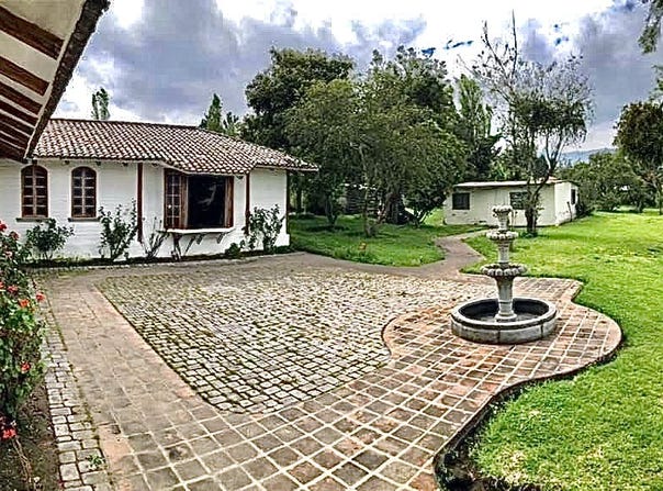 RMR9+CG, Quito 170183, Ecuador, Quito, Pichincha