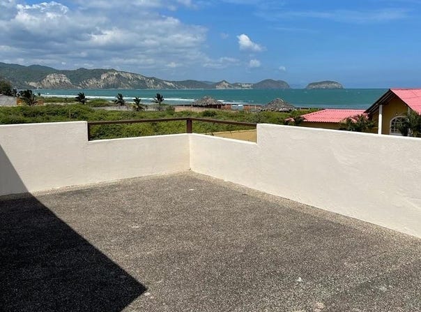 BEACHFRONT Community home discounted $70000puerto cayo, Puerto Cayo, Manabí