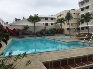 Calypso First Floor: Pool...Tennis Court...Ocean View...Need I Say More?Edificio Calypso, Salinas, Santa Elena