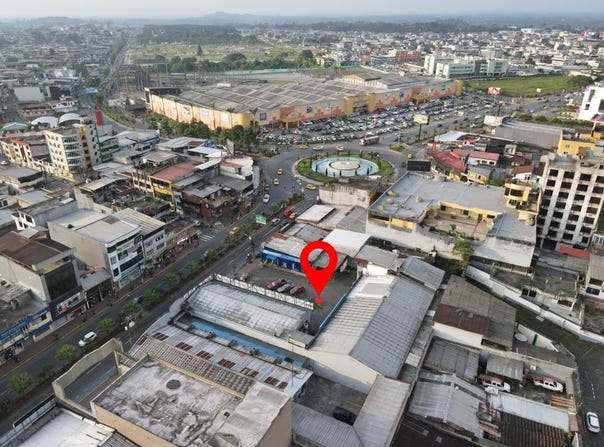 Plaza comercial en Centro de Sto. Domingo: Retail Strip Center For Sale in Santo Domingo, Santo Domingo, Santo Domingo de los Tsáchilas