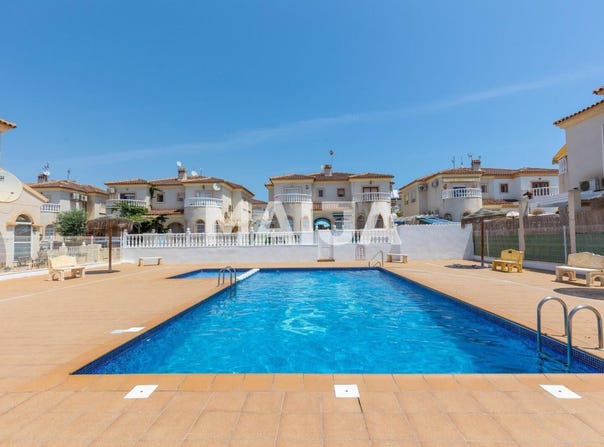 Calle Maite Pagazaurtundua Ruiz, Torrevieja, Valencian Community 03183
