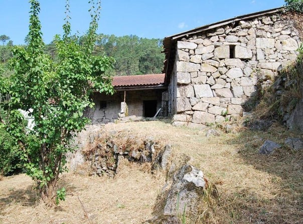 Ourense, Galicia 32990