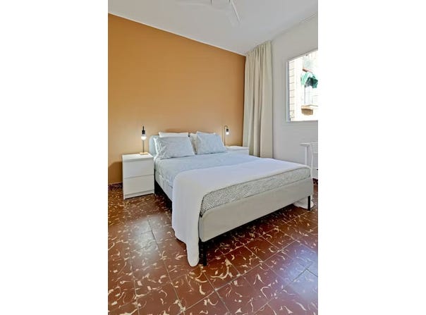 Carrer del Mondúver, Valencia, Valencian Community 46025