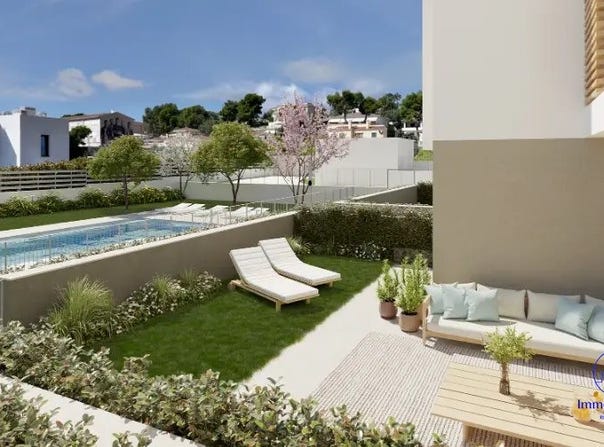 Calvià, The Balearic Islands 07184