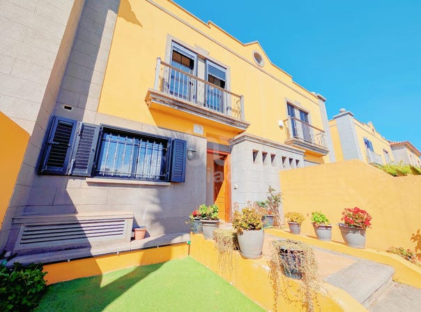 Santa Cruz de Tenerife, Canary Islands 38296