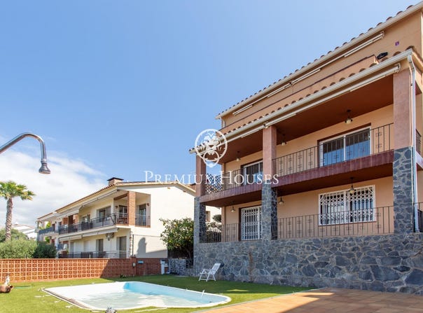 Arenys de Mar, Catalonia 08350