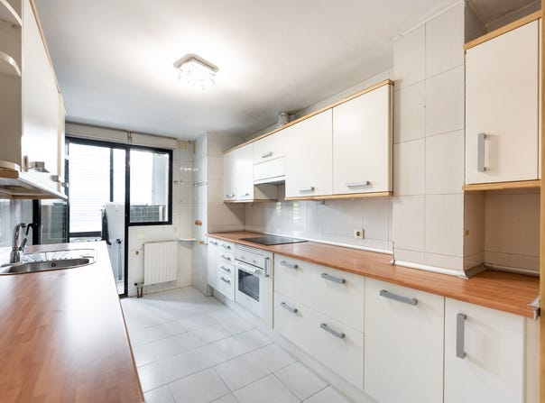 Calle de Caleruega, Madrid, Community of Madrid 28033