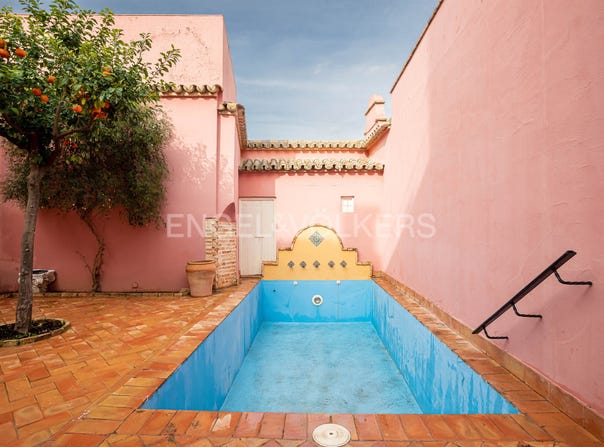 Carmona, Andalusia 41410