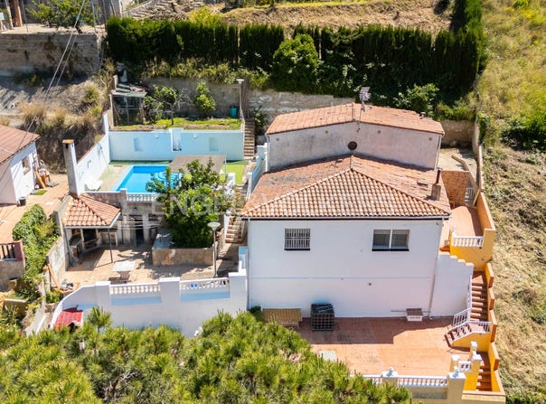 Sant Cebrià de Vallalta, Catalonia 08396