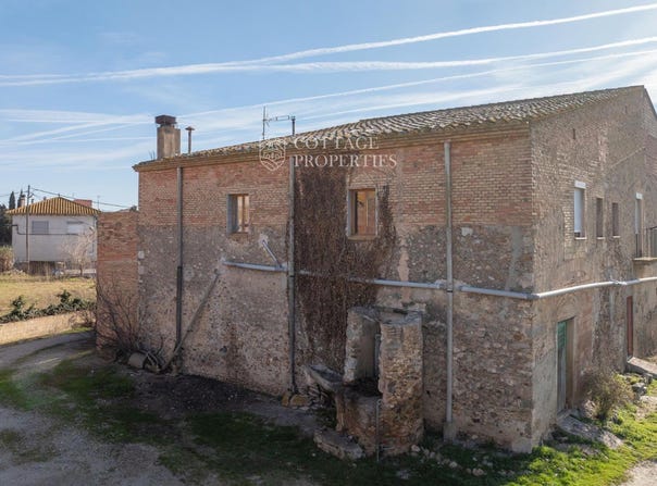 Peralada, Catalonia 17491