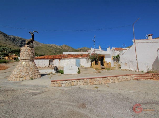 Vélez de Benaudalla, Andalusia 18670