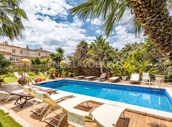 Sitges, Catalonia 08870
