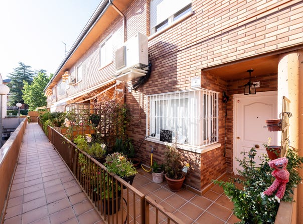 Calle de San Lorenzo, Colmenarejo, Community of Madrid 28270