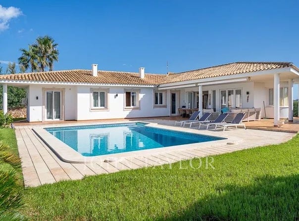 Mahón, Balearic Islands 07700