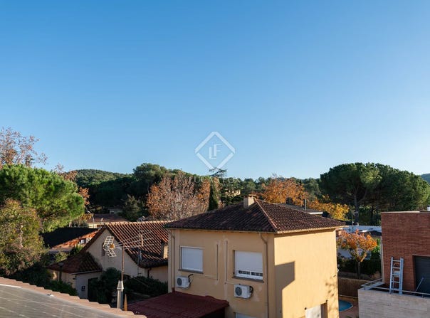 Begues, Catalonia 08859