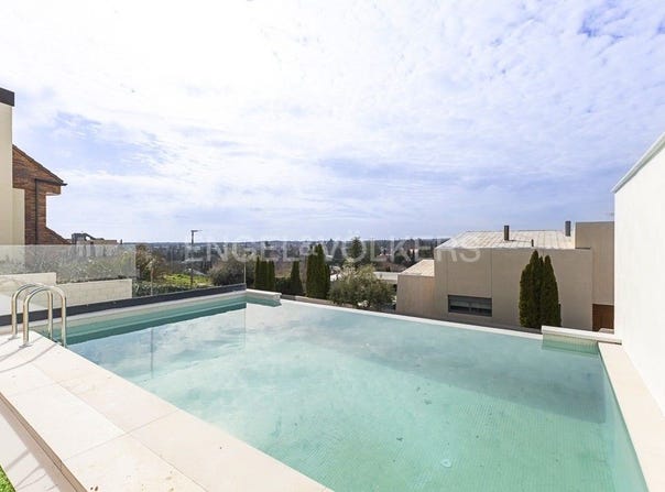Majadahonda, Community of Madrid 28221