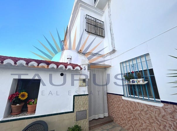Algarrobo, Andalusia 29750
